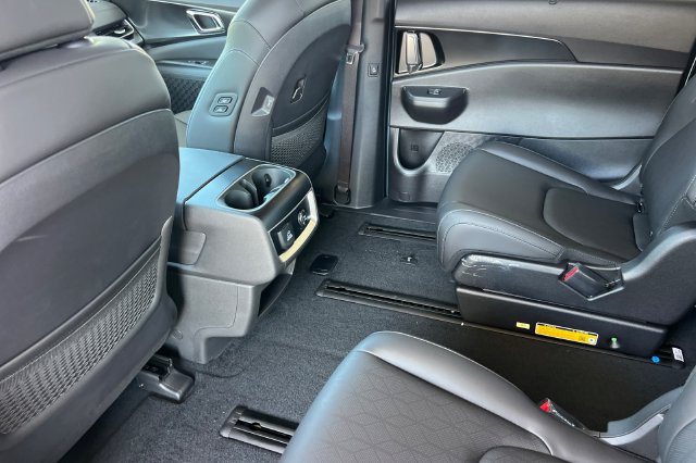 New 2027 Kia Carnival SX FWD image 14