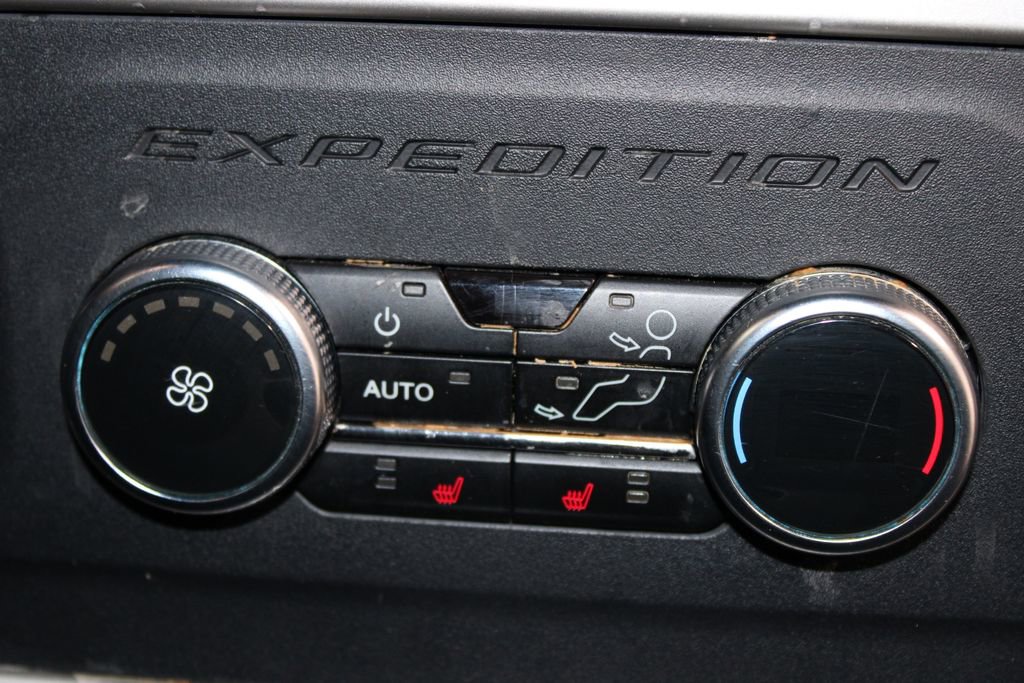 Used 2024 Ford Expedition Limited image 36