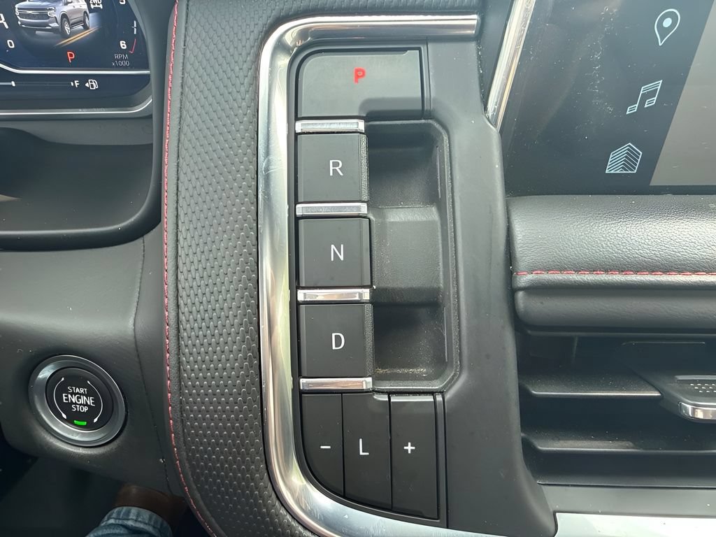 Used 2023 Chevrolet Suburban RST w/ Sport Performance Package AWD/4WD image 26