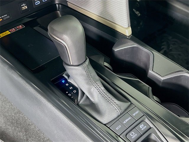 Used 2025 Toyota Camry SE image 23
