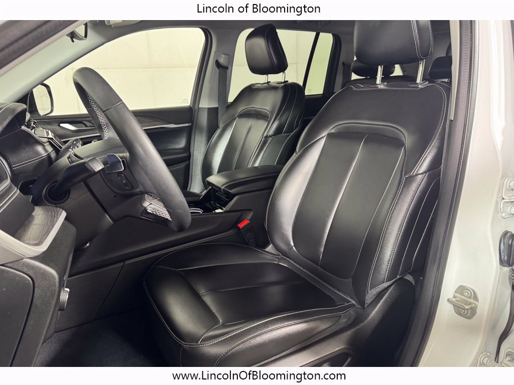 Used 2023 Jeep Grand Cherokee Limited AWD/4WD image 14