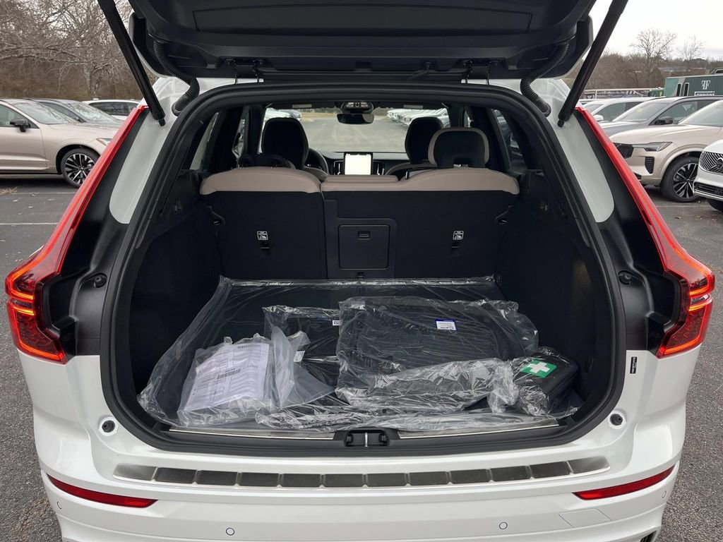 New 2026 Volvo XC60 B5 Plus w/ Protection Package Premier image 12