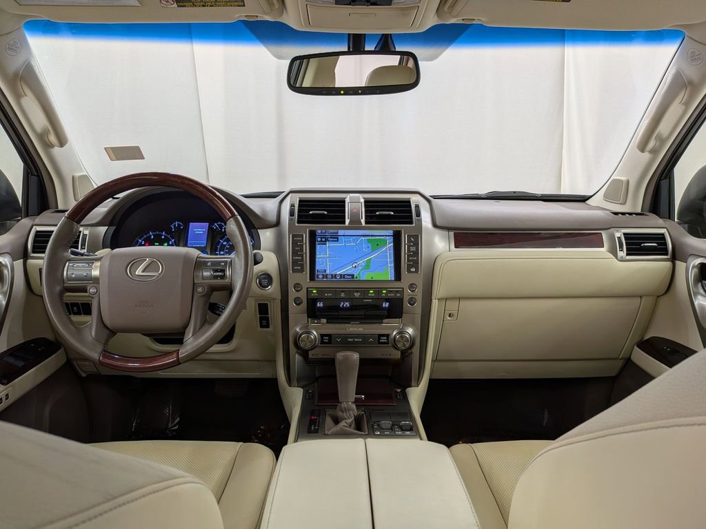 Used 2015 Lexus GX 460 w/ Premium Package image 13
