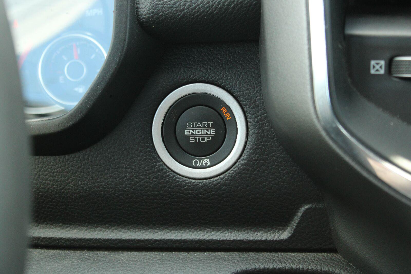 Used 2025 RAM 1500 Laramie AWD/4WD image 25