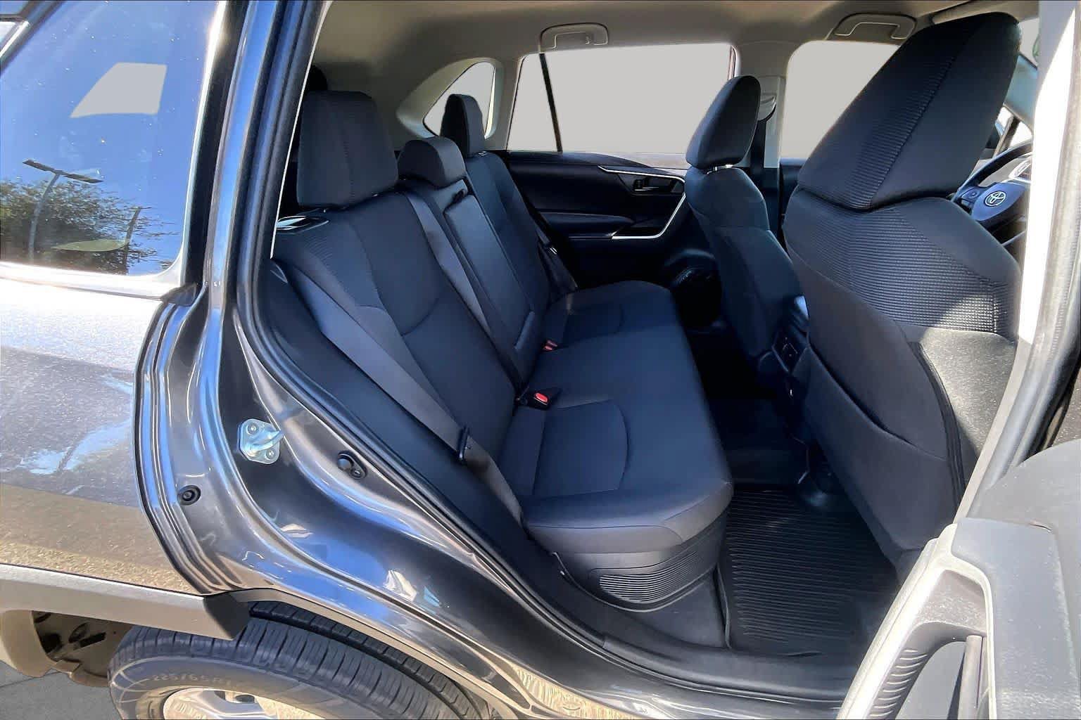 Certified 2024 Toyota RAV4 LE AWD/4WD image 19