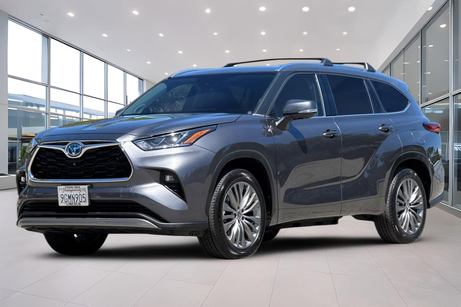 Used 2023 Toyota Highlander Platinum FWD image 8