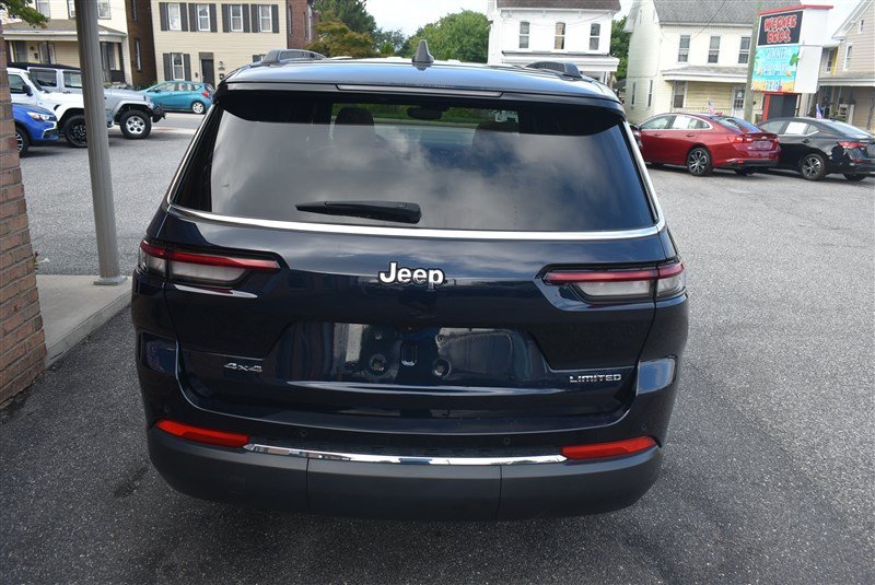 Used 2023 Jeep Grand Cherokee L Limited w/ Trailer Tow Group (B) AWD/4WD image 5