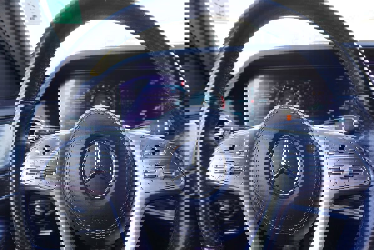 Used 2019 Mercedes-Benz S 450 Sedan w/ Premium Package image 31