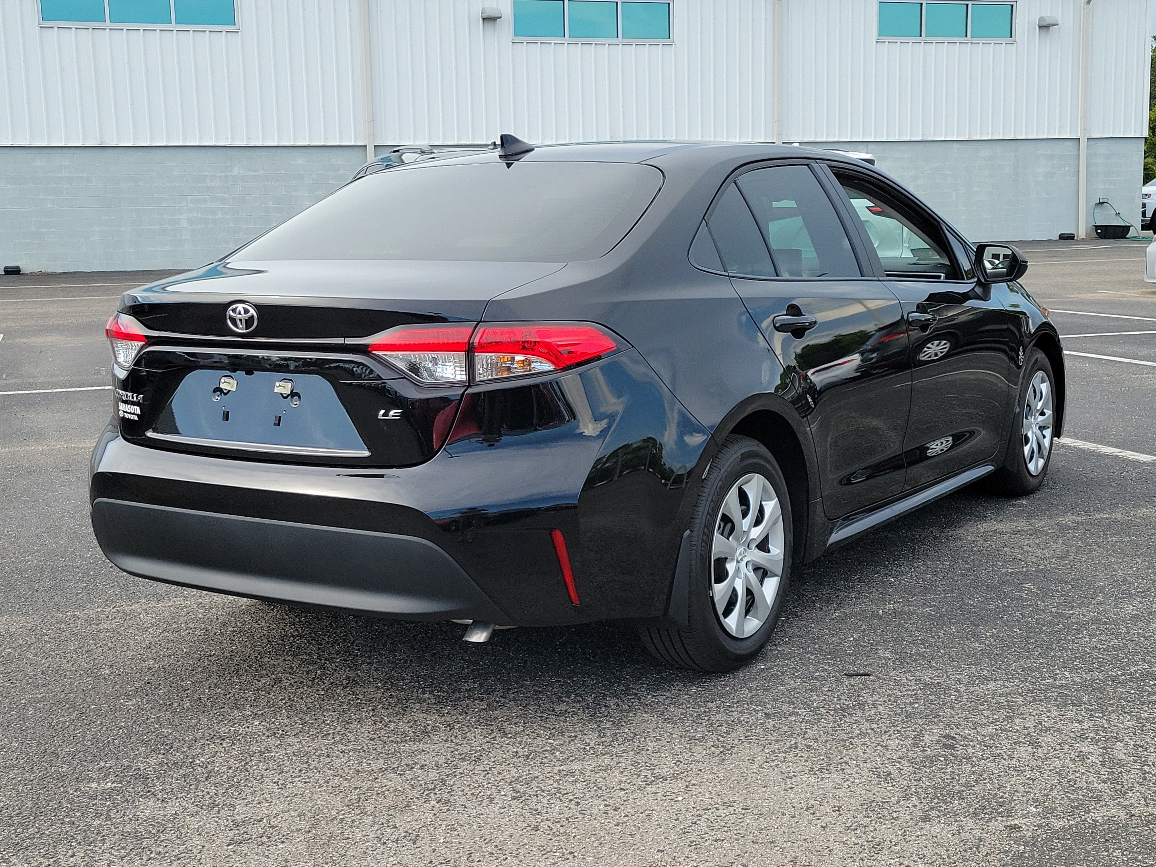 Used 2026 Toyota Corolla LE FWD image 6