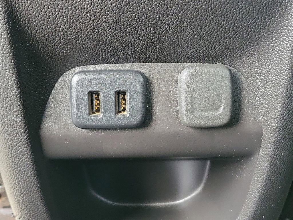 Used 2017 Chevrolet Colorado LT RWD image 12