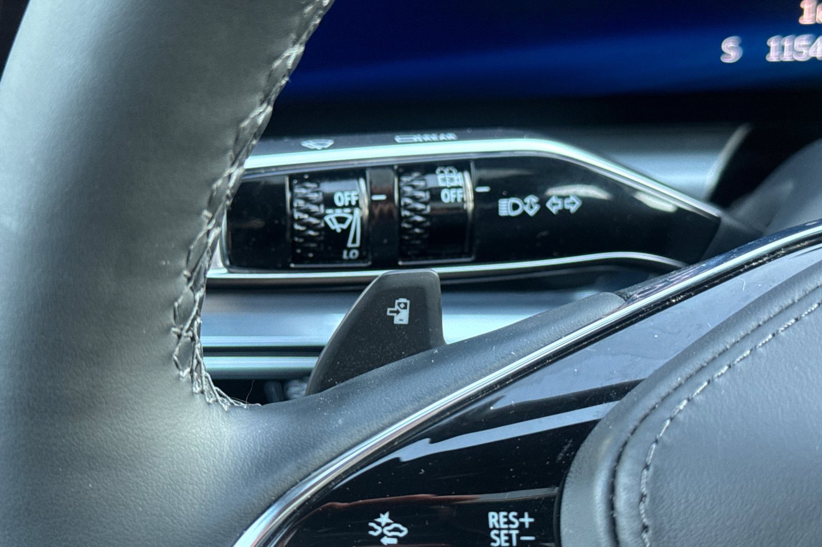 Certified 2025 Cadillac Lyriq Luxury w/ Nappa Leather Package image 33