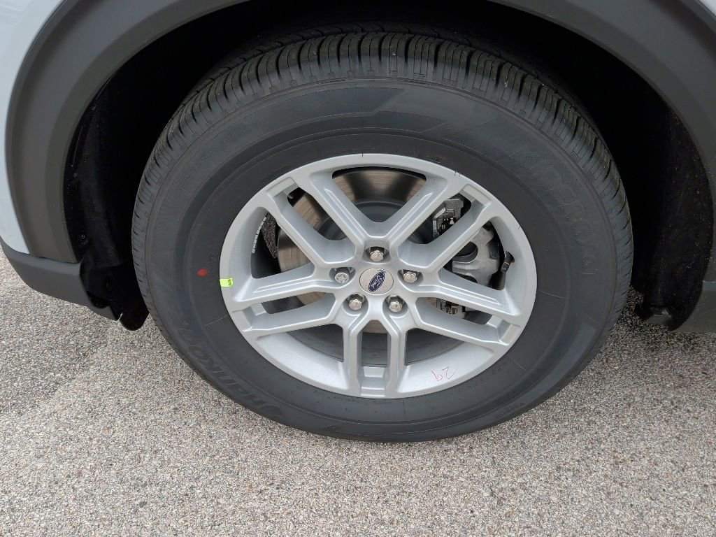 New 2026 Ford Explorer Active RWD image 46