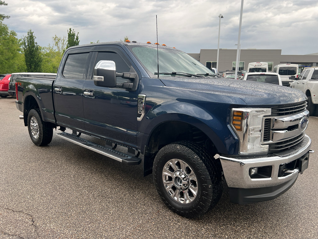 Used 2019 Ford F250 XLT w/ XLT Premium Package AWD/4WD image 9