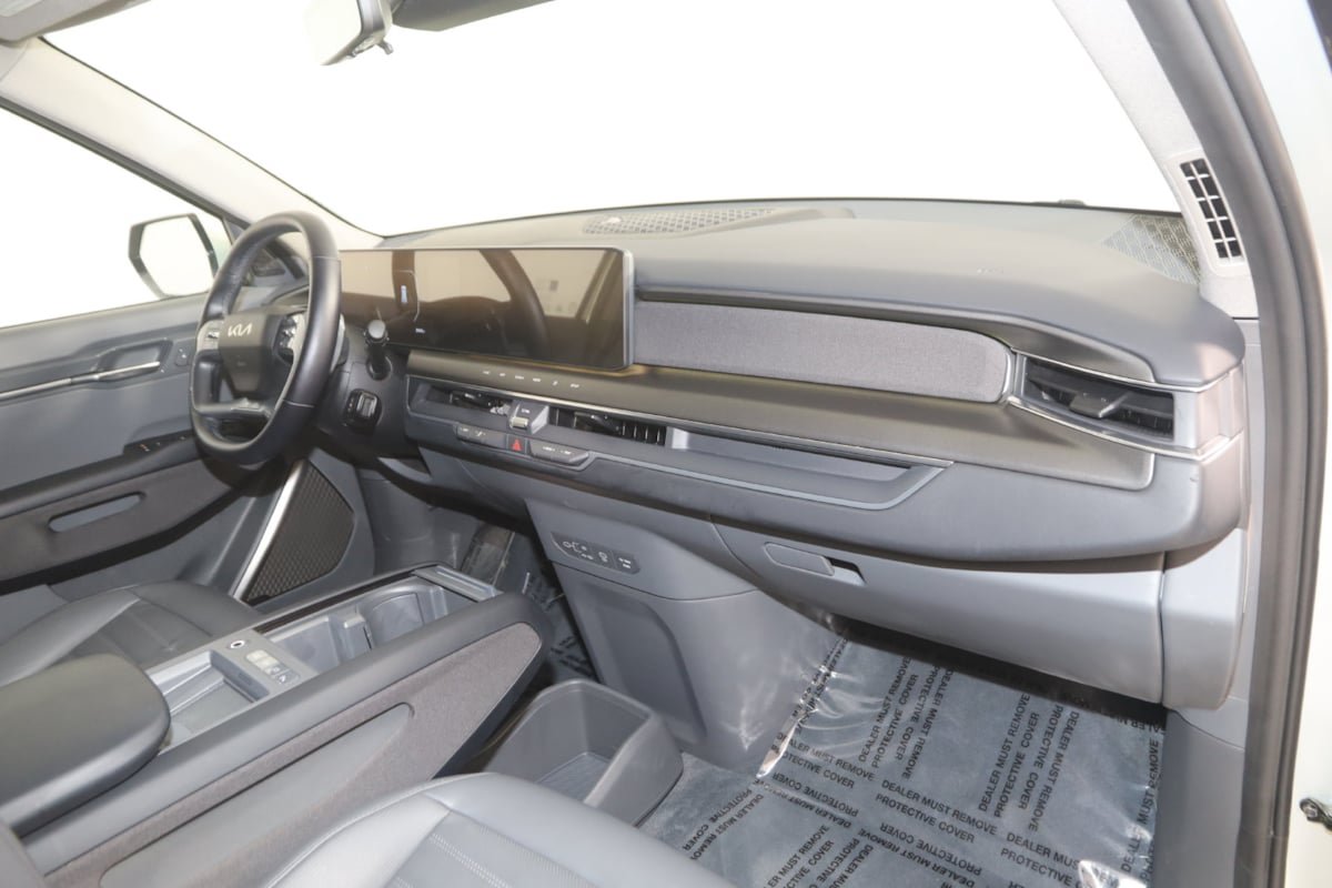 Used 2024 Kia EV9 Land AWD/4WD image 41