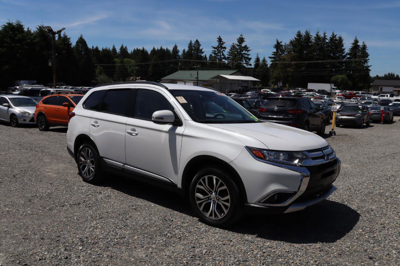 Used 2016 Mitsubishi Outlander SEL AWD/4WD image 4