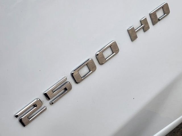 Used 2025 Chevrolet Silverado 2500 LT w/ Convenience Package image 11