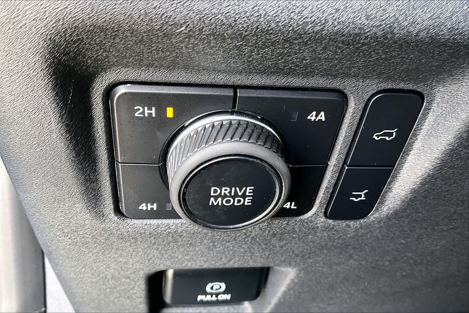 Used 2025 Ford Expedition King Ranch AWD/4WD image 32