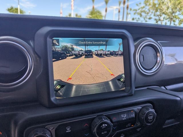 Used 2023 Jeep Gladiator Overland w/ Trailer Tow Package AWD/4WD image 29