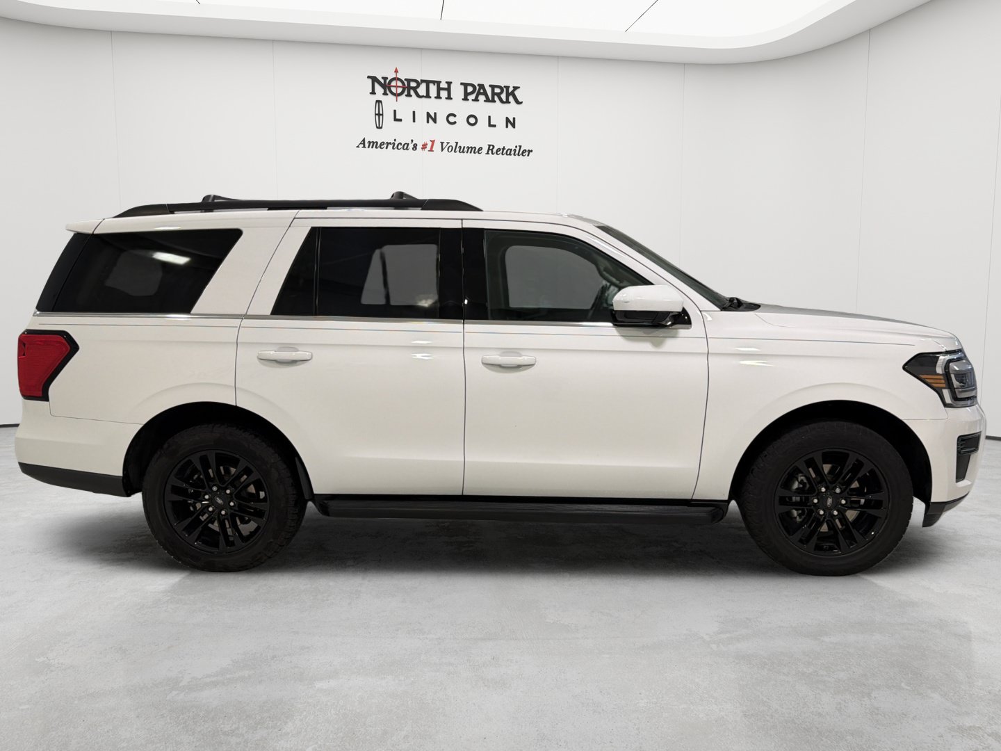 Used 2022 Ford Expedition XLT RWD image 6