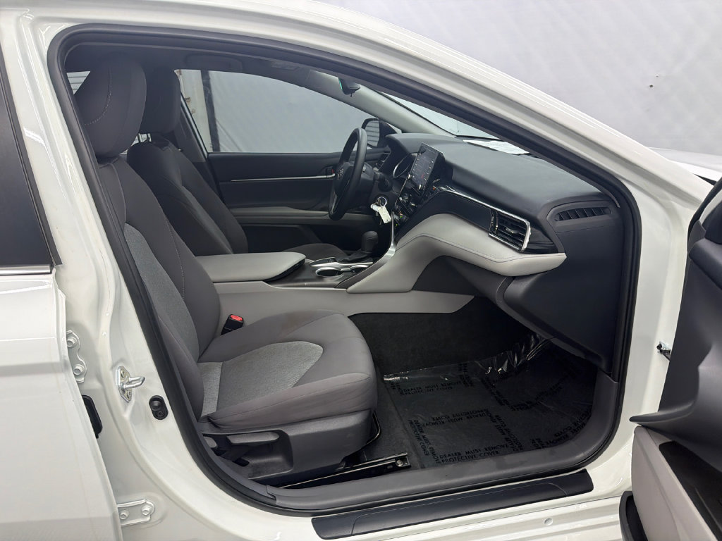 Used 2022 Toyota Camry LE FWD image 14