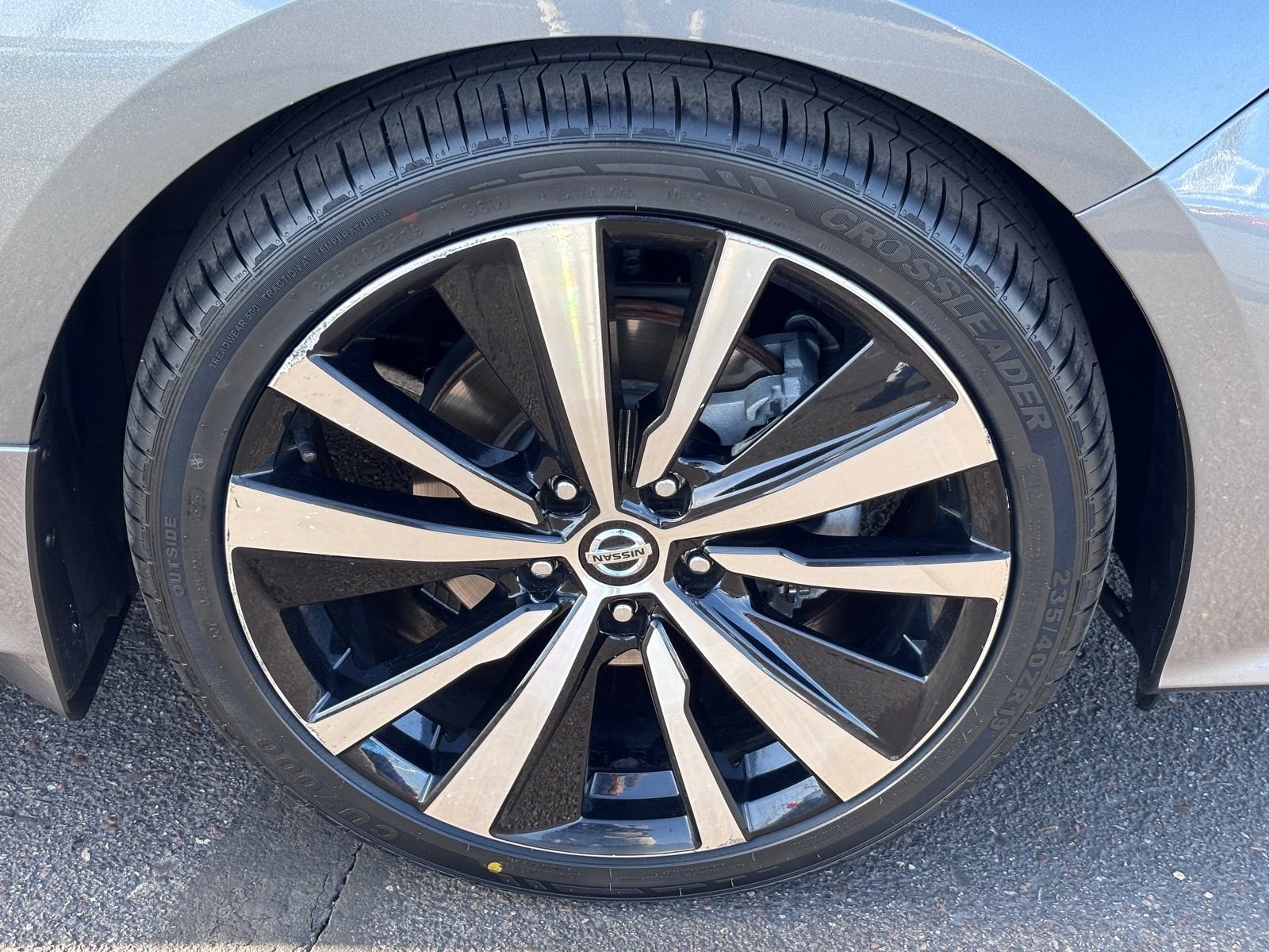 Used 2020 Nissan Altima 2.5 SR w/ Premium Package FWD image 11
