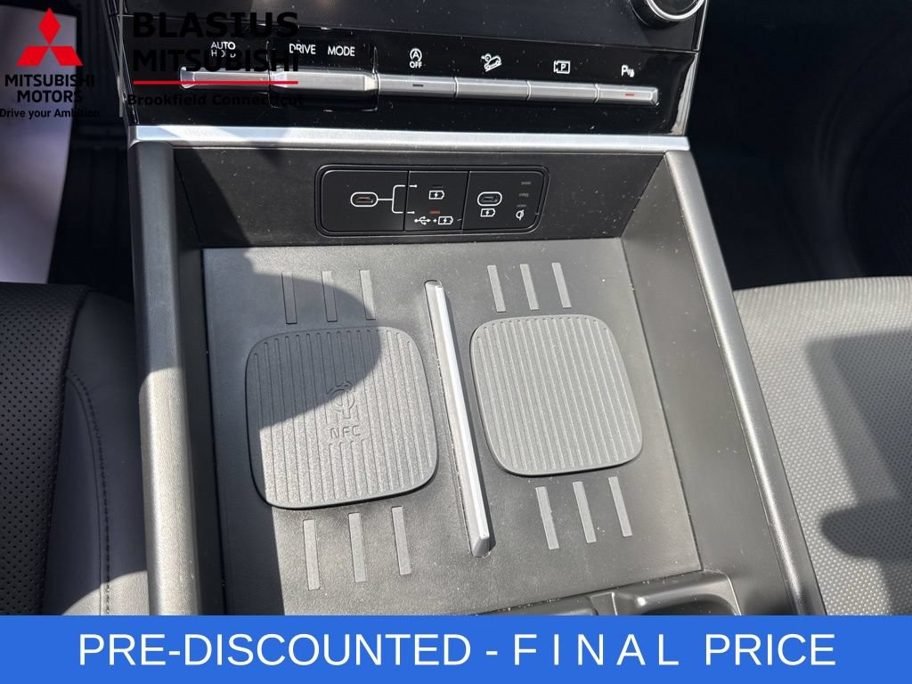 Used 2025 Hyundai Santa Fe SEL FWD image 27