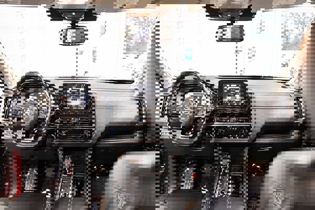 Used 2022 Nissan Pathfinder Platinum w/ Cargo Package image 39