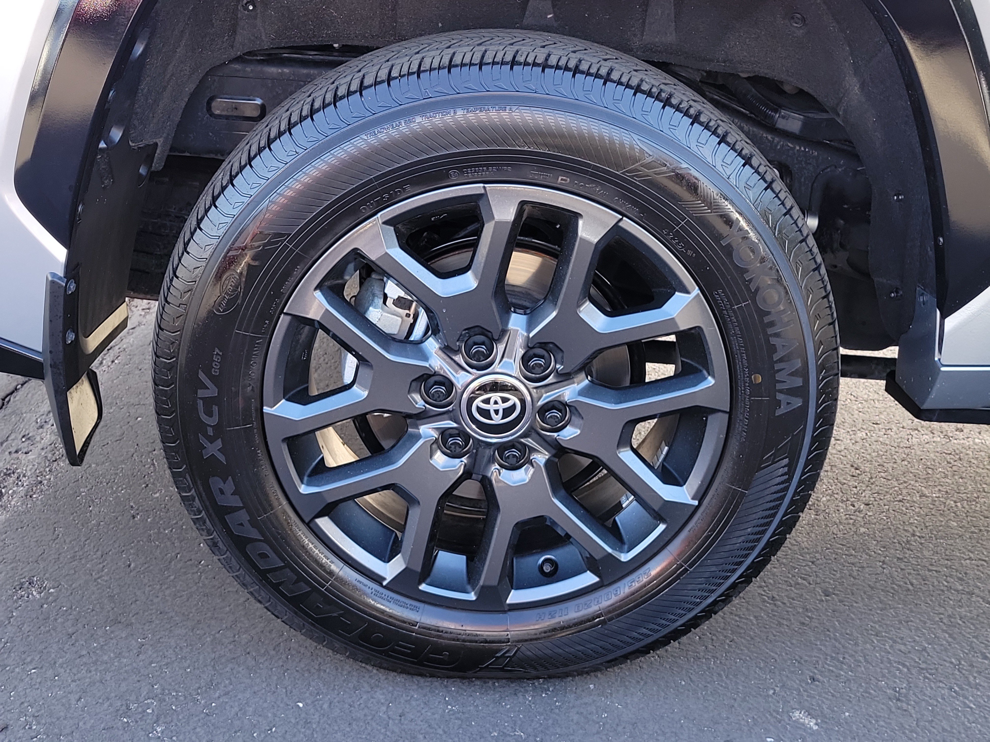 Used 2026 Toyota Sequoia Platinum w/ Tow Technology Package AWD/4WD image 5