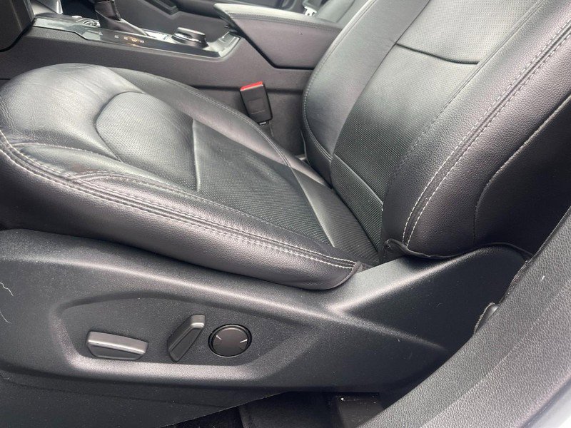 Used 2019 Ford Explorer Limited image 18