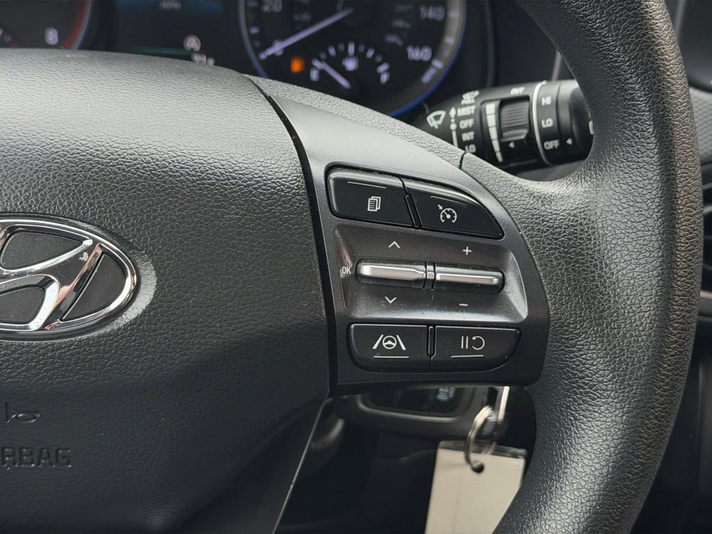 Used 2022 Hyundai Kona SE image 16