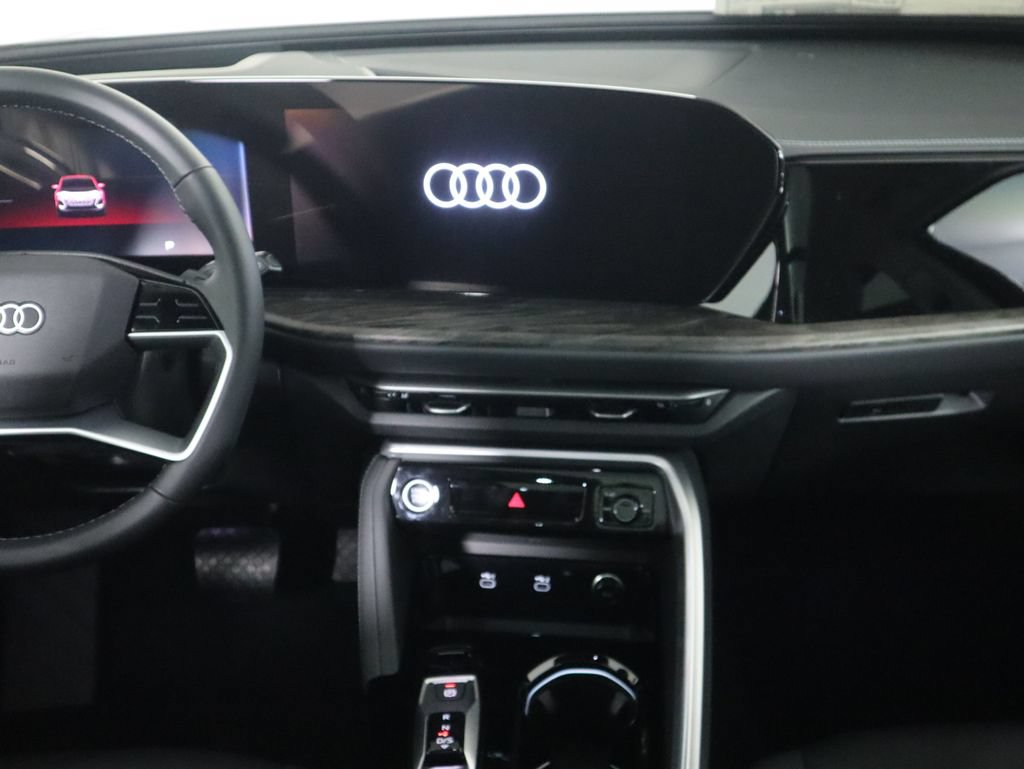 Used 2025 Audi Q5 Premium w/ Premium Plus AWD/4WD image 16