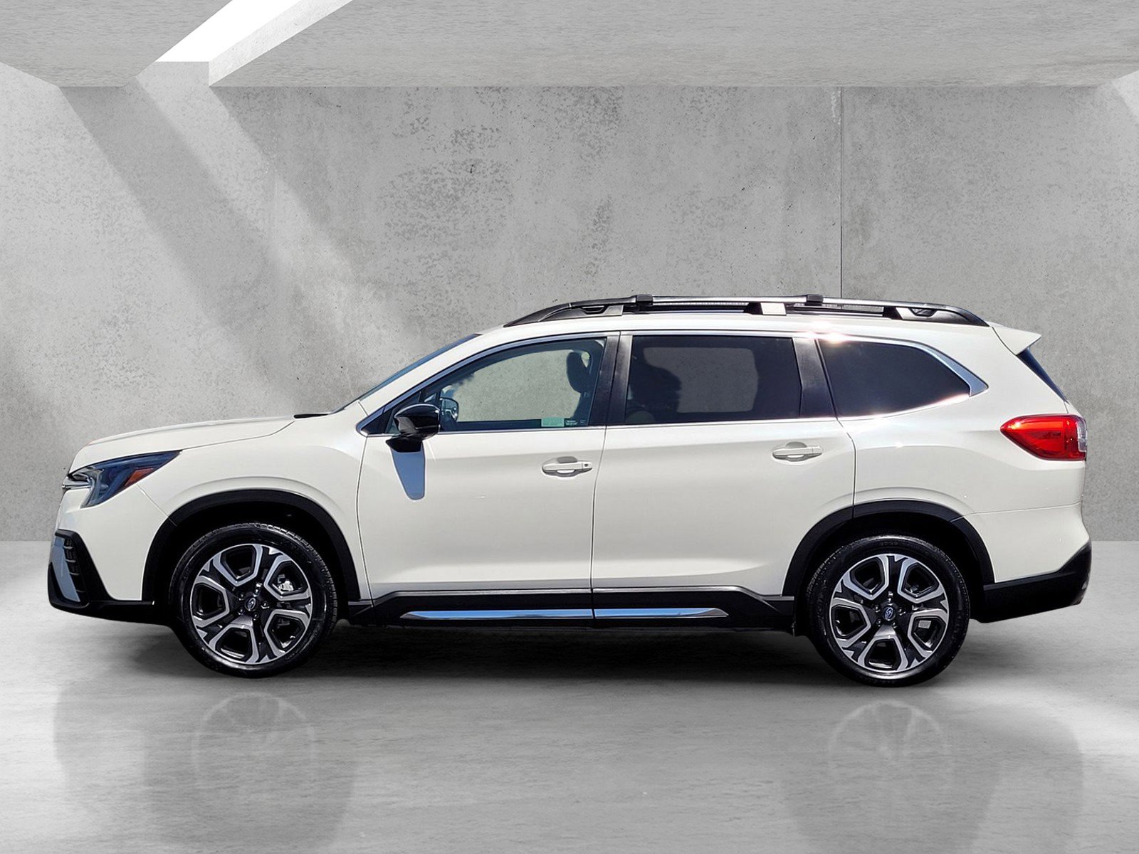 Used 2024 Subaru Ascent Limited w/ Technology Package AWD/4WD image 7