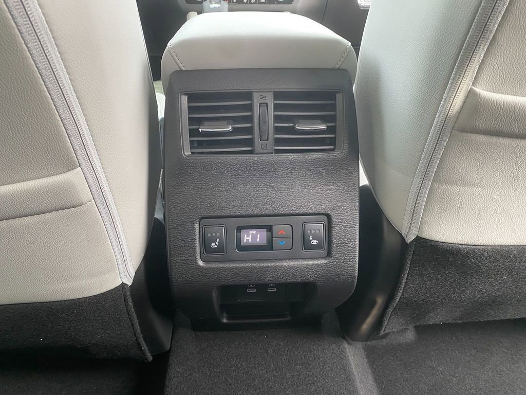 New 2026 Mitsubishi Outlander SEL FWD image 28