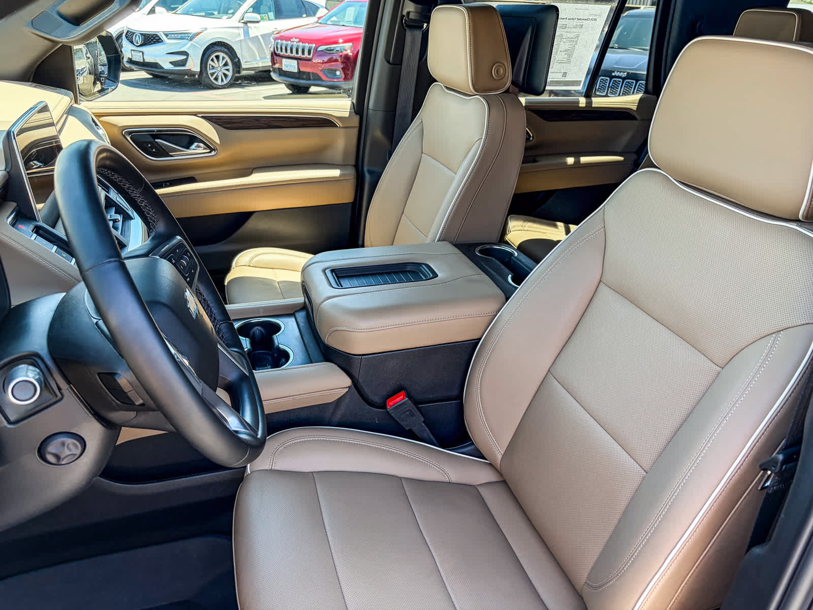 Used 2024 Chevrolet Tahoe Premier AWD/4WD image 17