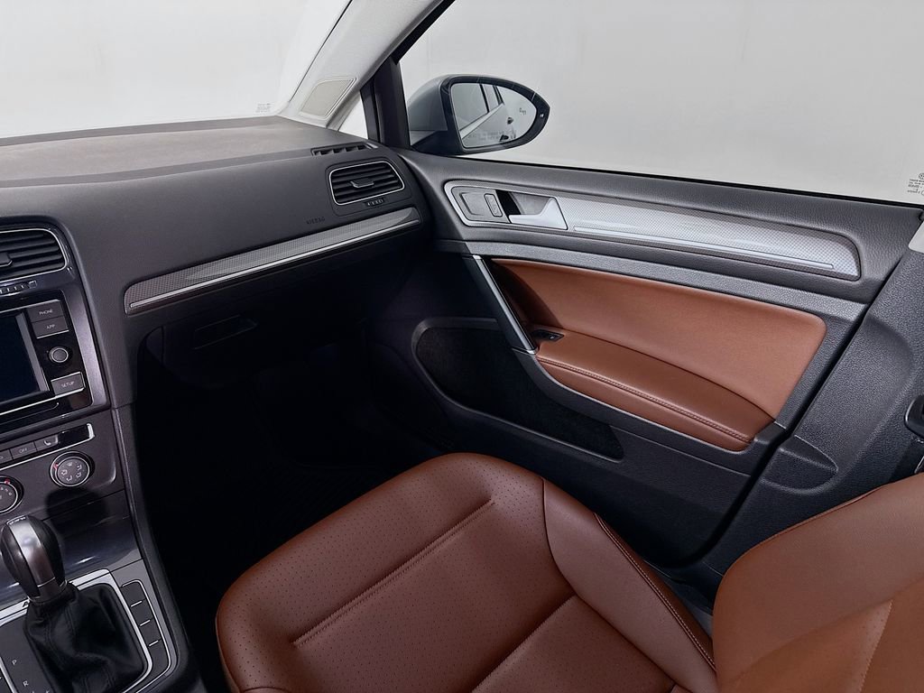 Used 2019 Volkswagen Golf Alltrack S image 22