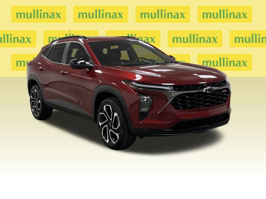 Certified 2025 Chevrolet Trax RS w/ Driver Confidence Package image 2