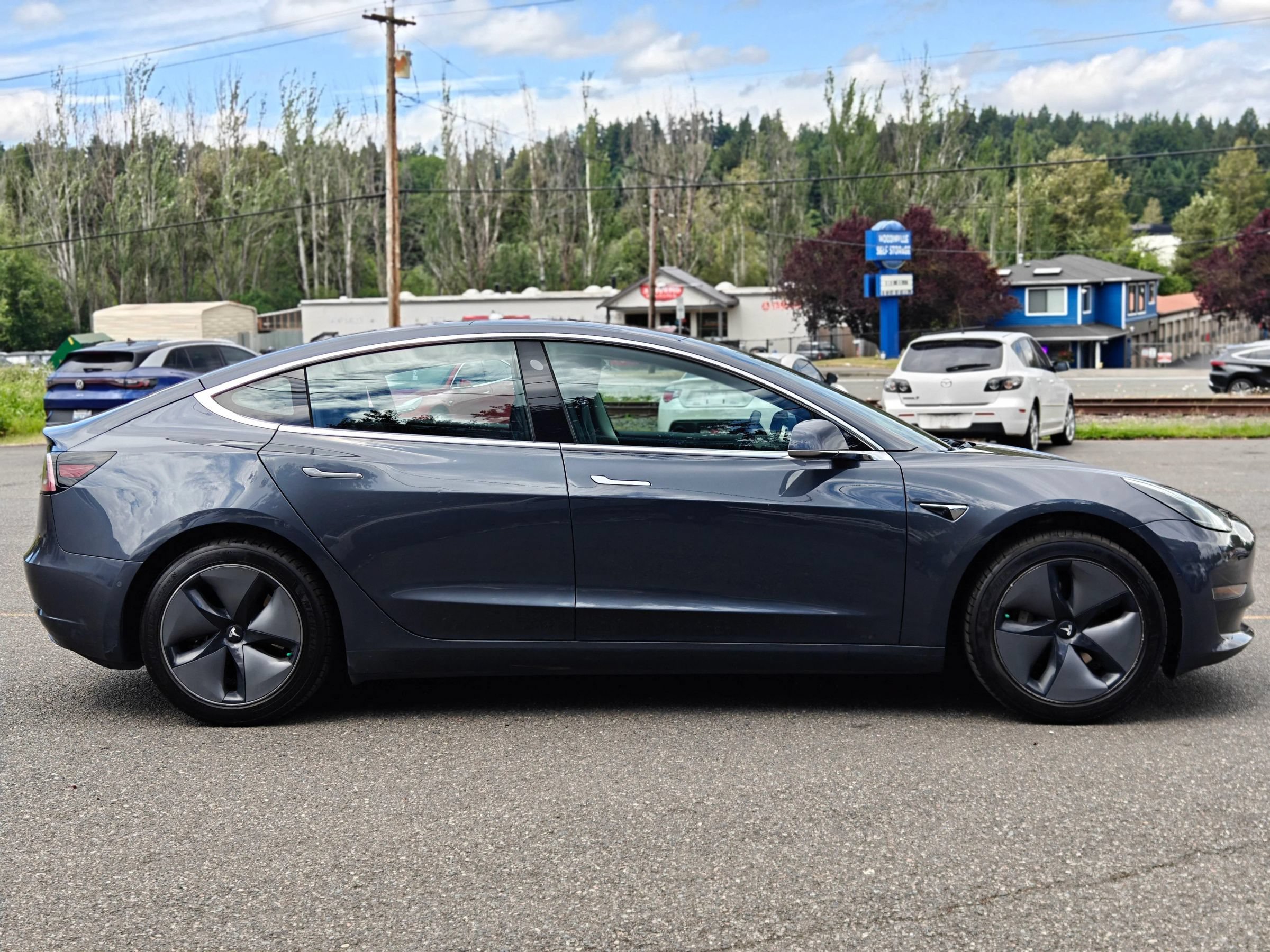 Used 2018 Tesla Model 3 Long Range RWD image 17