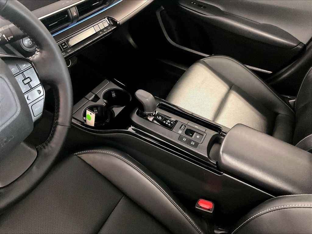 Used 2024 Toyota Prius XLE AWD/4WD image 20