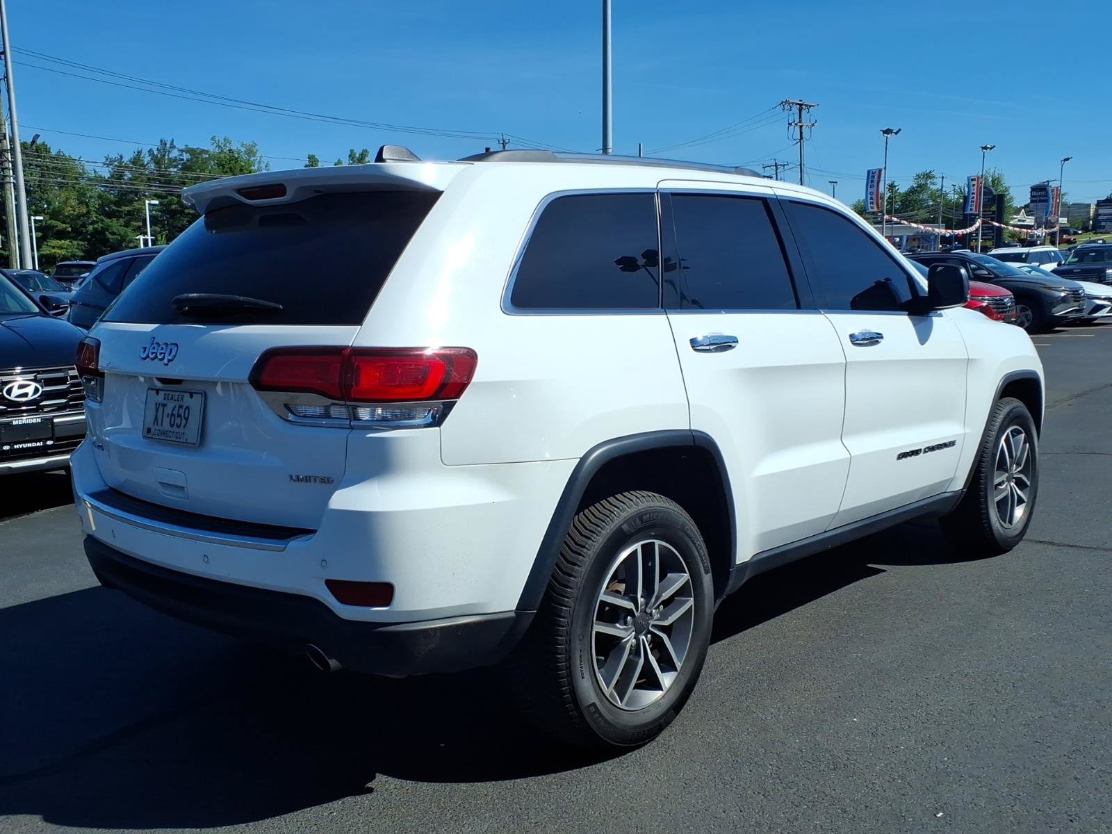 Used 2021 Jeep Grand Cherokee Limited w/ Premium Lighting Group AWD/4WD image 5