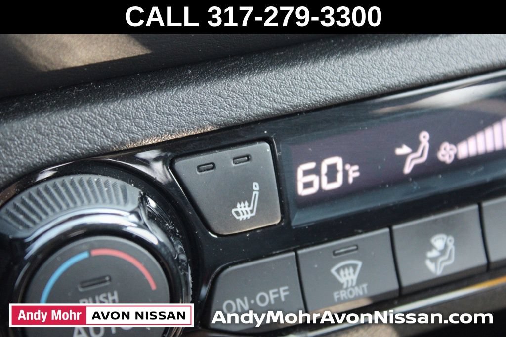 Used 2023 Nissan Kicks SR w/ SR Premium Package FWD image 39