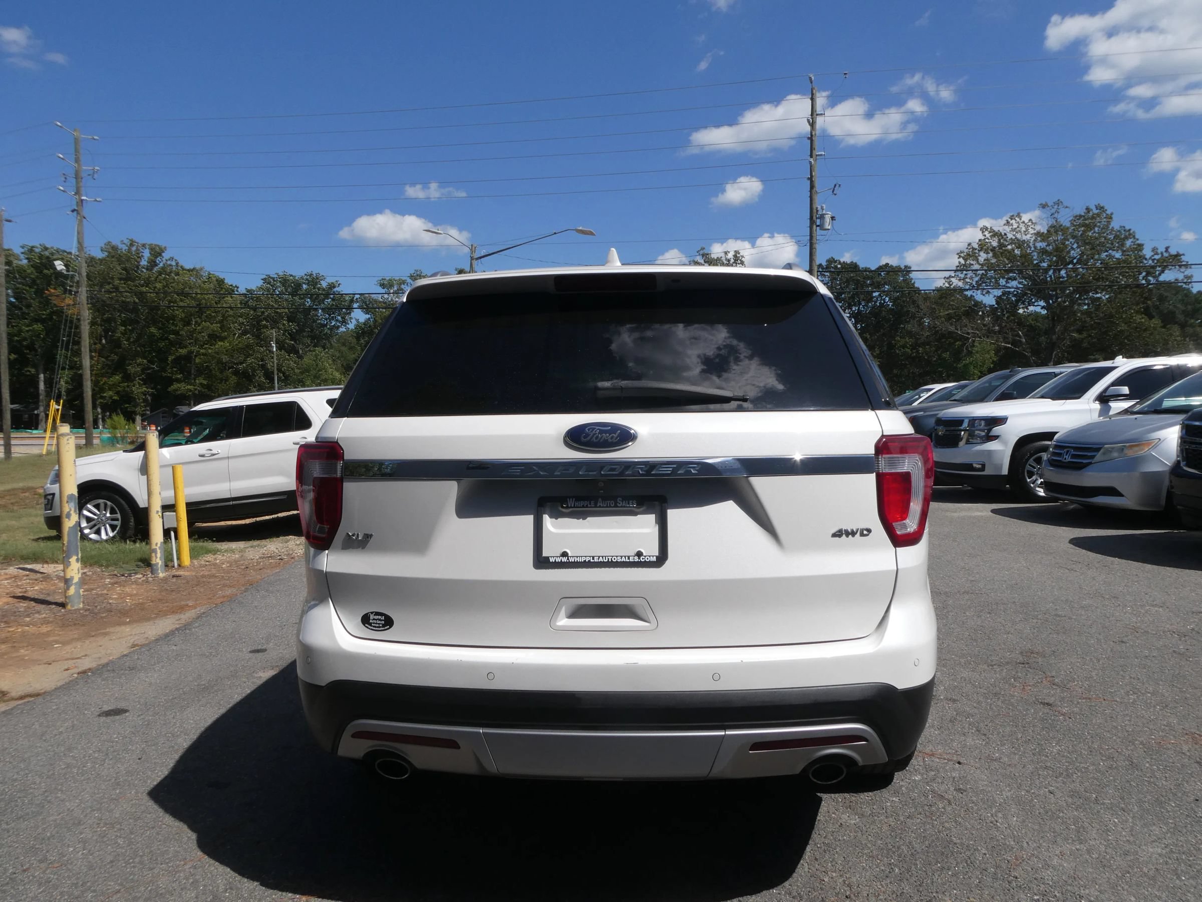 Used 2016 Ford Explorer XLT w/ Equipment Group 202A AWD/4WD image 6