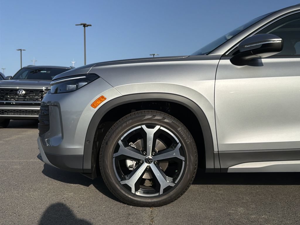 New 2026 Volkswagen Tiguan SE FWD image 9