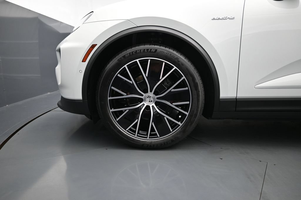 New 2026 Porsche Macan 4 Electric AWD/4WD image 7