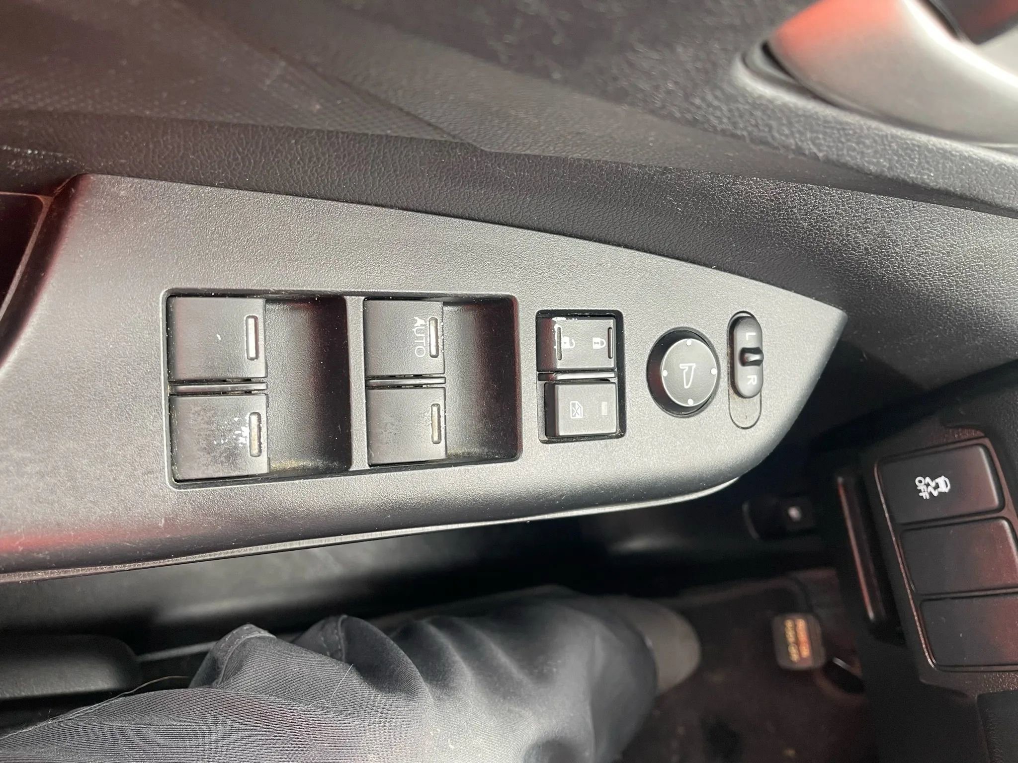 Used 2012 Honda CR-V LX image 18