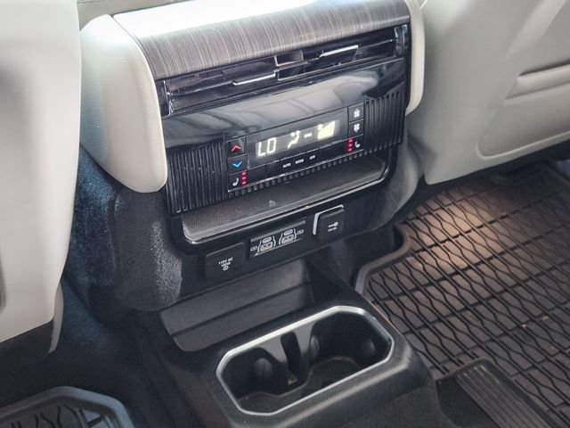 Certified 2024 Jeep Wagoneer Series II AWD/4WD image 29