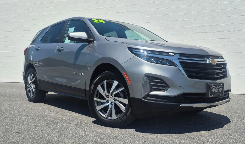 Used 2024 Chevrolet Equinox LT AWD/4WD image 2