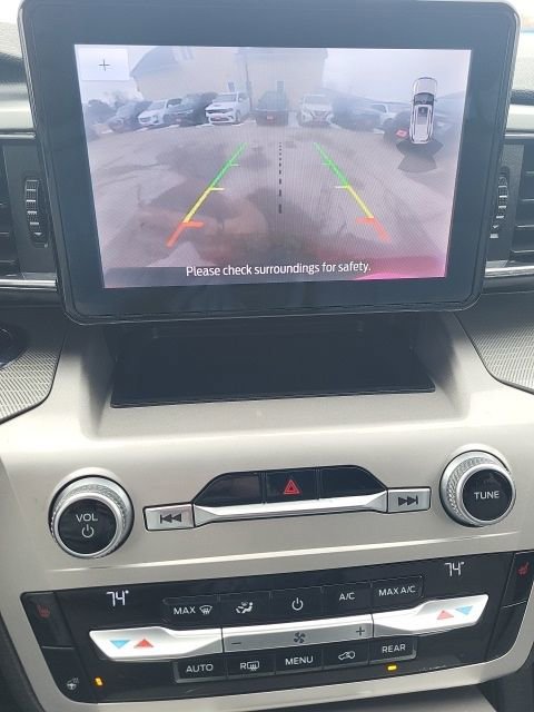 Used 2021 Ford Explorer XLT w/ Equipment Group 202A image 4