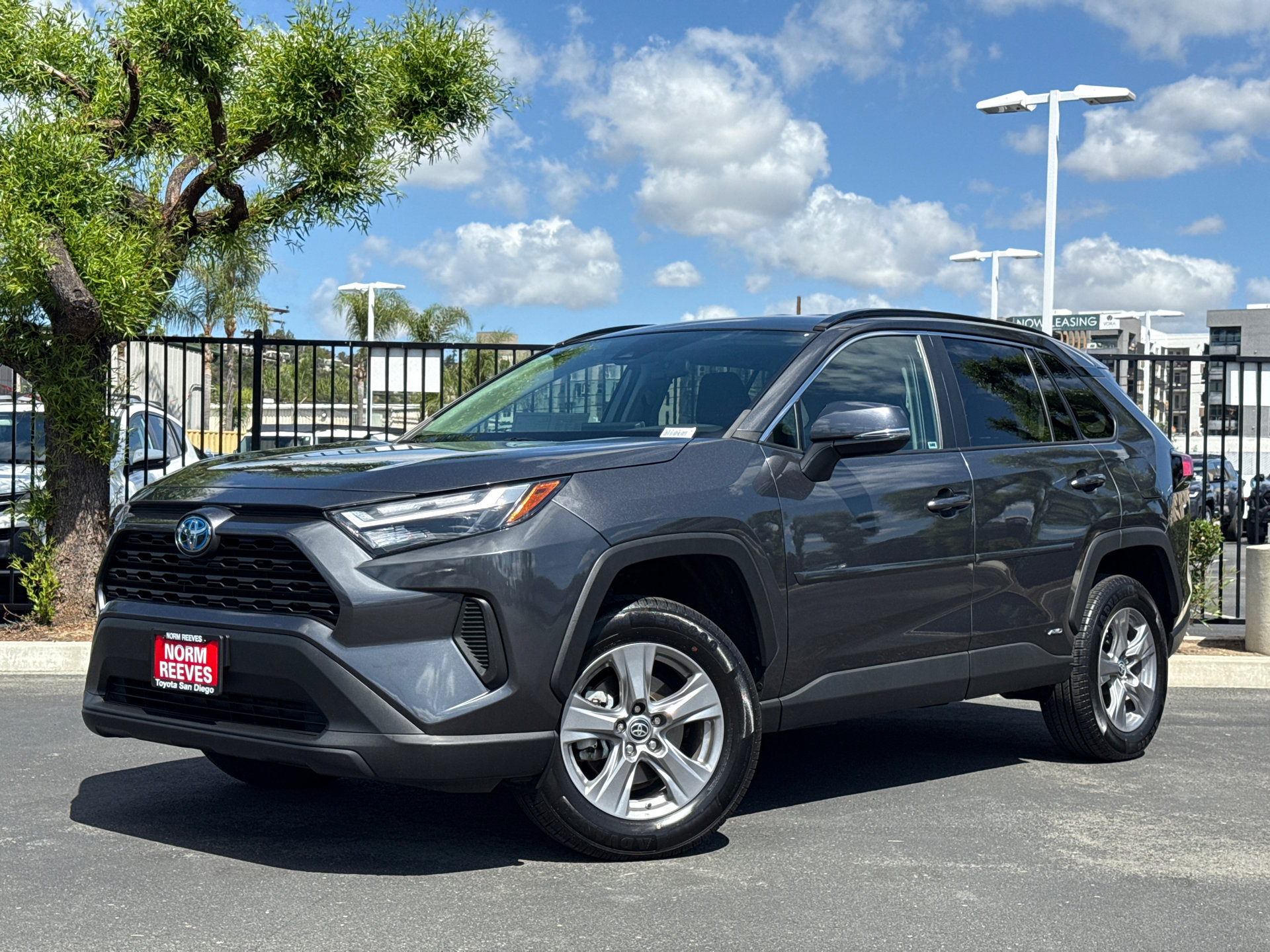 Used 2015 Toyota RAV4 XLE image 2