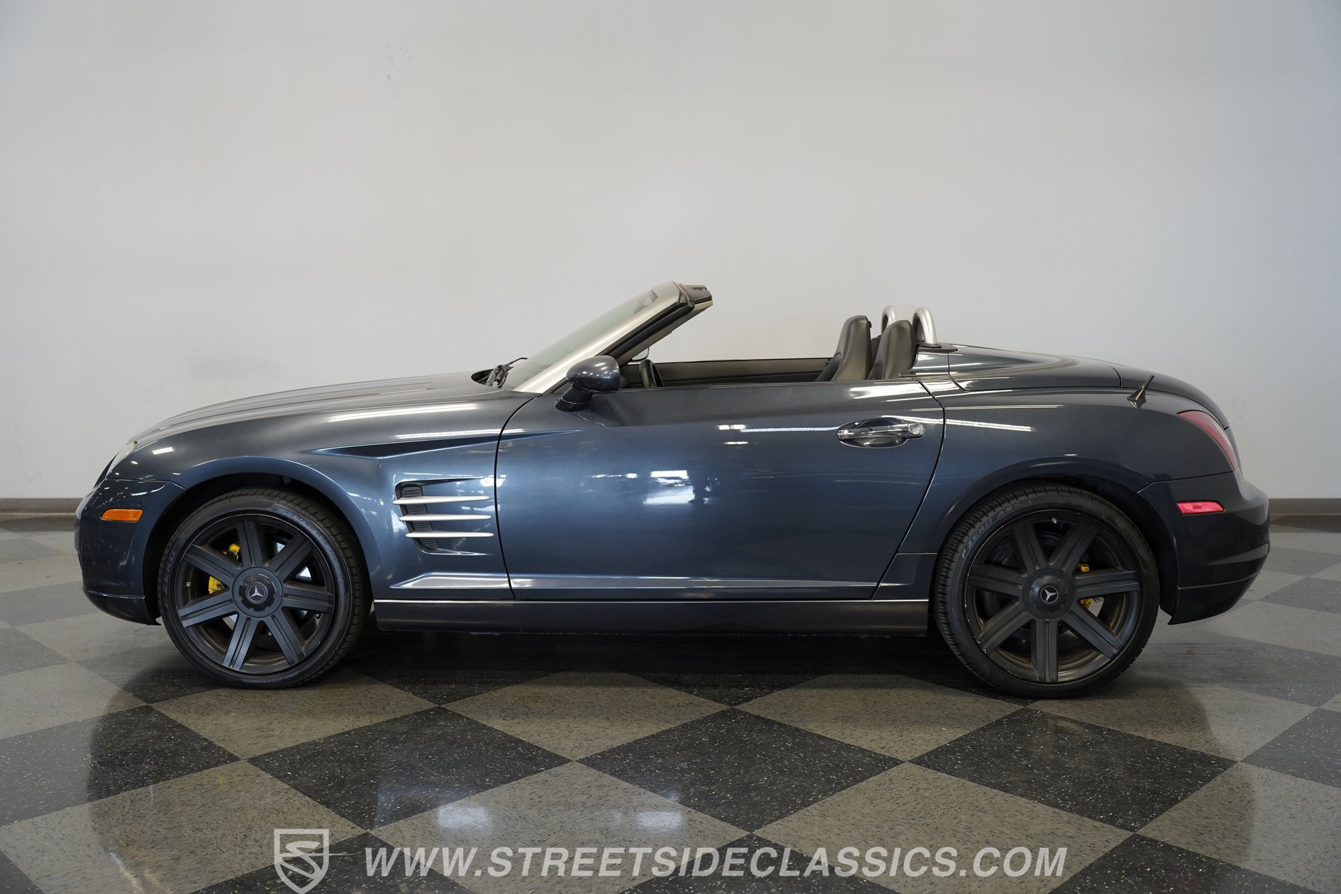 Used 2006 Chrysler Crossfire Limited image 7