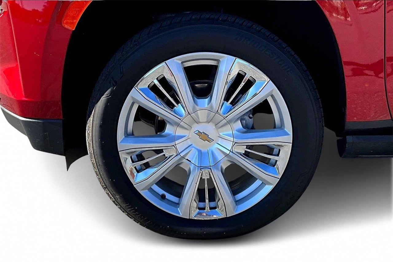 Used 2024 Chevrolet Suburban High Country image 33